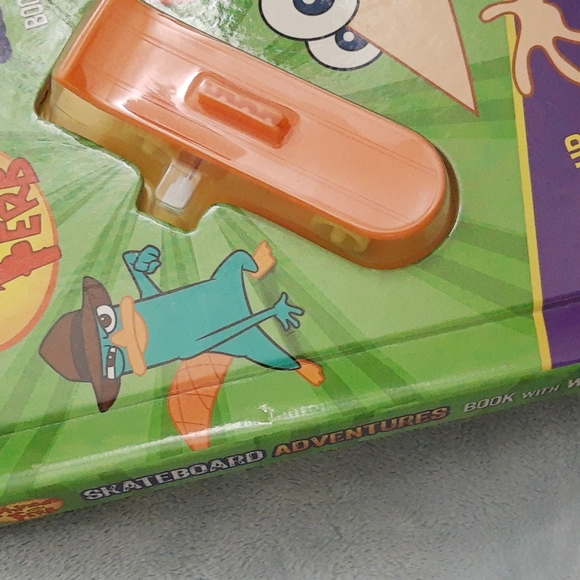 Disney Phineas and Ferb Skateboard Adventures Hardcover Book w/Wind-up Toy - Picture 10 of 11